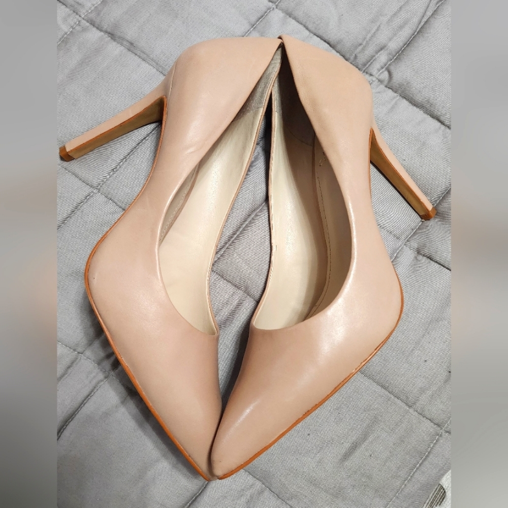 Vince Camuto blushy leather pumps